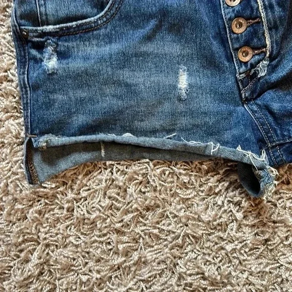 Free People Women's Denim Button Up Distressed Shorts Size 28 - Picture 4 of 7
